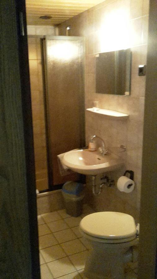 Altes Saengerheim Hotel Quierschied ภายนอก รูปภาพ
