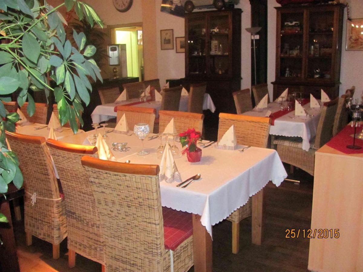 Altes Saengerheim Hotel Quierschied ภายนอก รูปภาพ